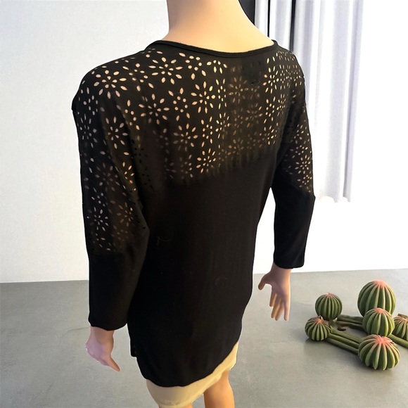 Mossimo Supply Company Women’s Laser Cut Black 3/4 Sleeve Top - Picture 9 of 12